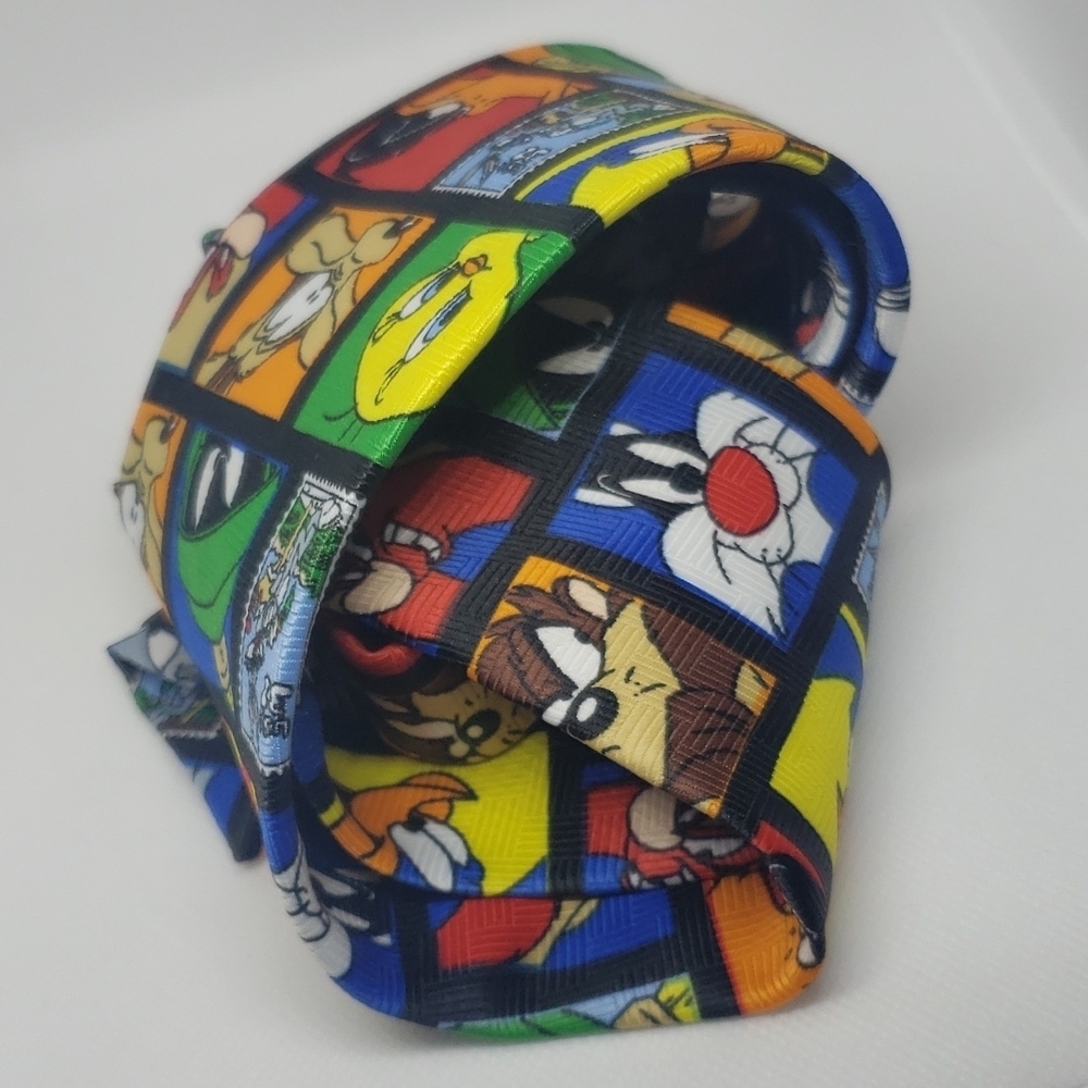 Looney toons tie - Picture 2 of 4